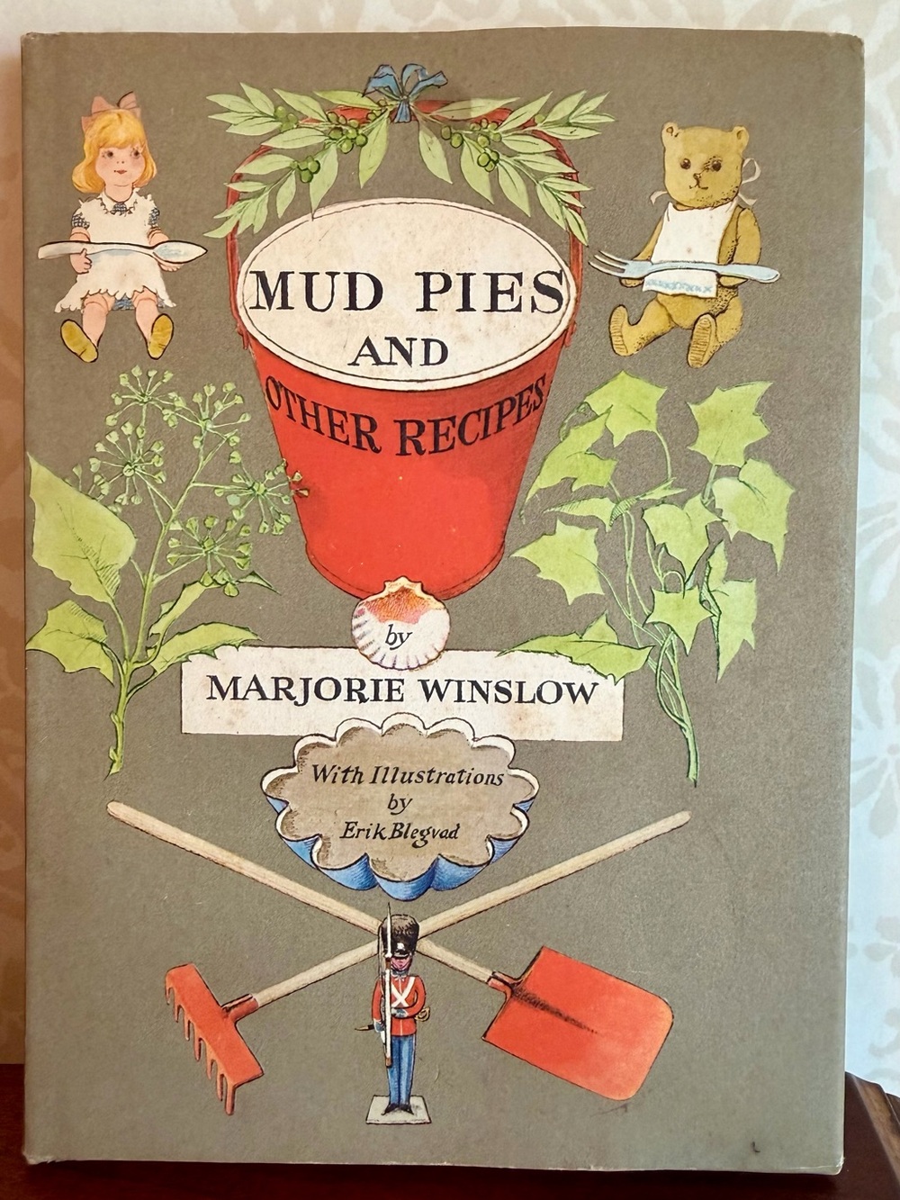 1962 Mud Pies and Other Recipes – Marjorie Winslow